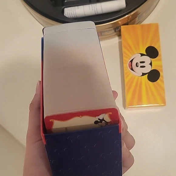 Disney Trivia tin set and extra packs - Picture 6 of 10